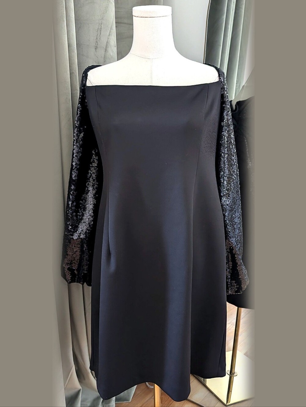 Black Halo EVE by Laurel Berman Black Sequin Sleeve Cocktail Dress – Size 18